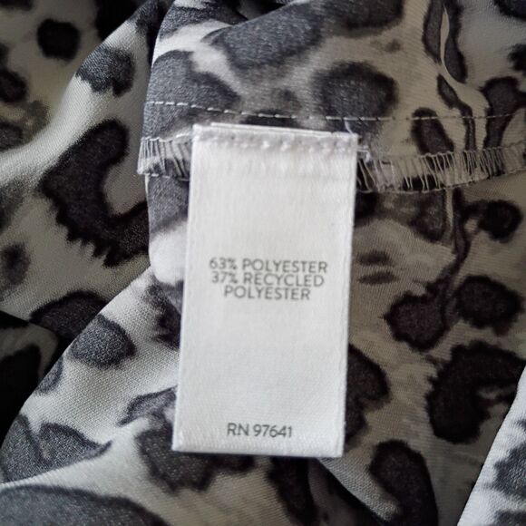 J. Jill Wearever Collection Satin Leopard Print Button Up Blouse MP Mob Wife - Picture 6 of 7